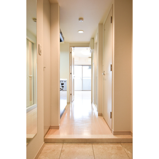 ガーラプレイス八幡山壱番館0113号室 玄関