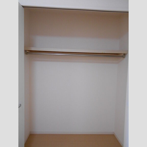 アムール赤山 クローゼット