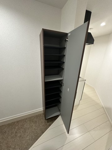 ベイルーム中山グランデ301号室 玄関