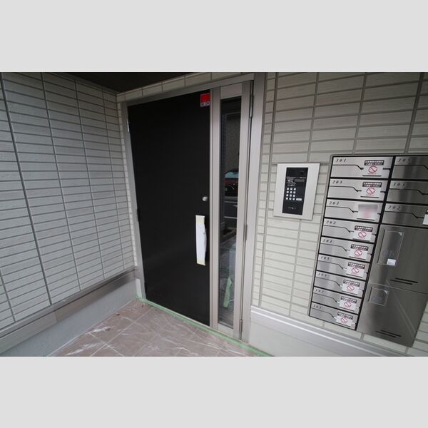 グラナーデ六町Ⅱ エントランス