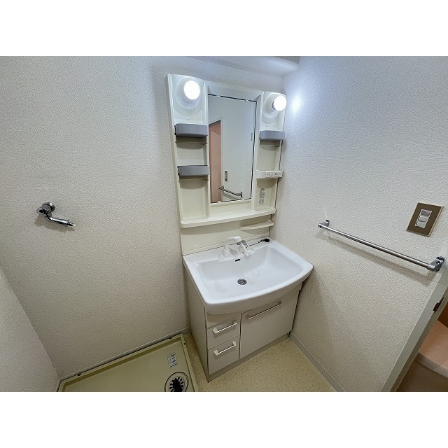 成増ローヤルコーポ902号室 独立洗面台