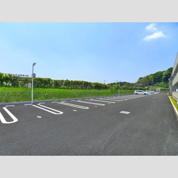 Droom SAKURA.J 駐車場
