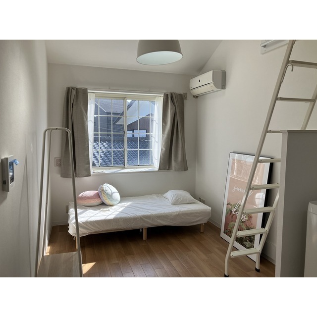 ＳＵＲＦ　ＨＯＵＳＥ202号室 内観