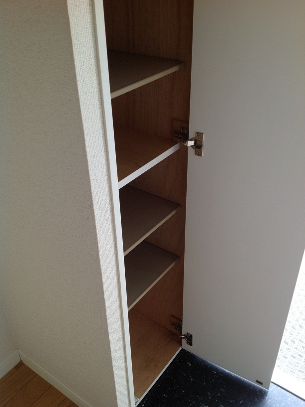 レオパレスプラムフローラ207号室 シューズボックス