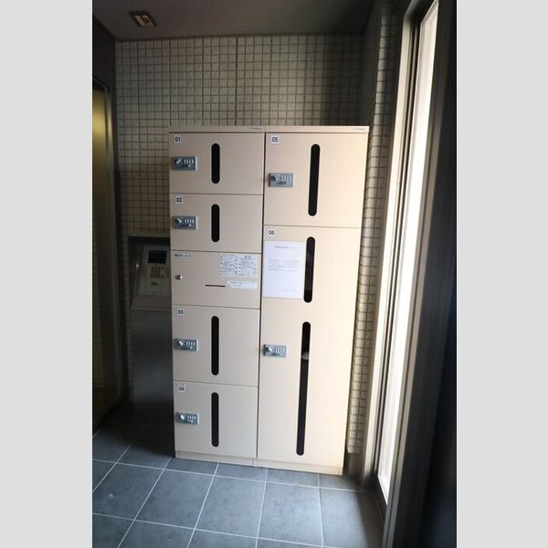 スカイパークYASHIO303号室 宅配ボックス