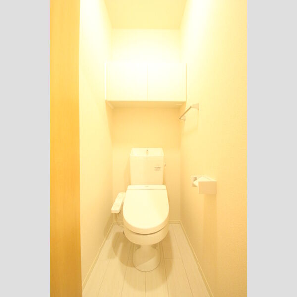 コルノリザイア 101号室　トイレ