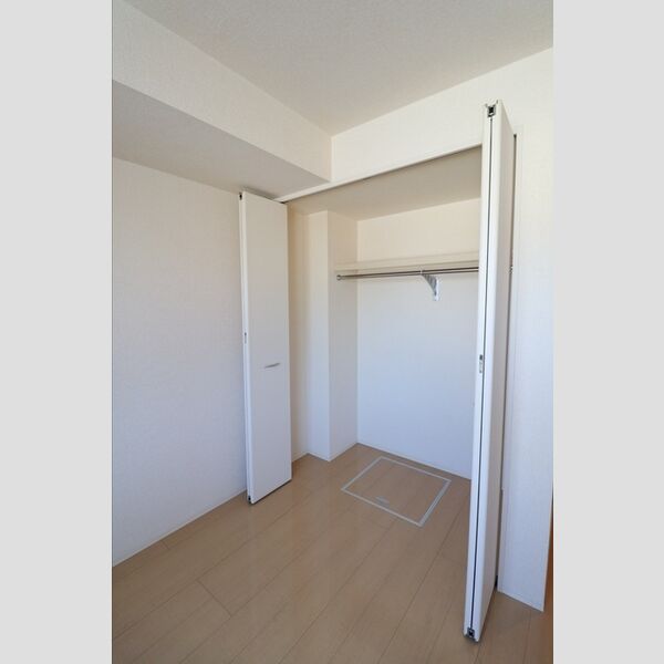 ラプルベール　A102号室 クローゼット
