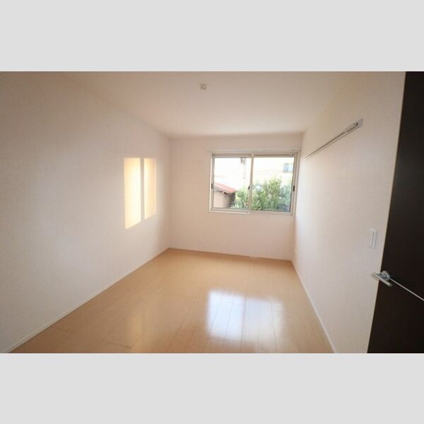 ヴィアノ　Ⅲ棟102号室 洋室　6.75帖