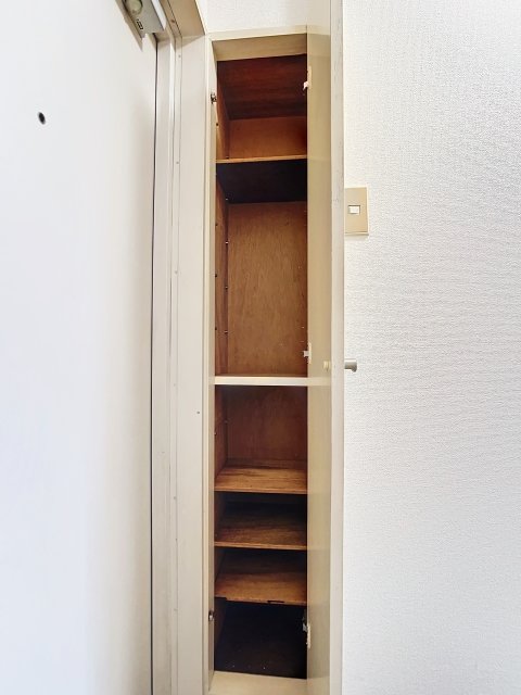 スカイコート都立大学2階 靴入