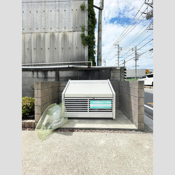 フローリッシュ ゴミ置き場