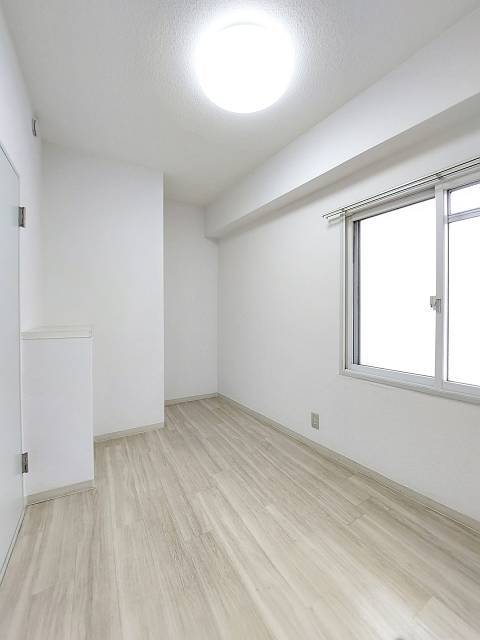 代田グリーンハイム3階 使い勝手のいい洋室です