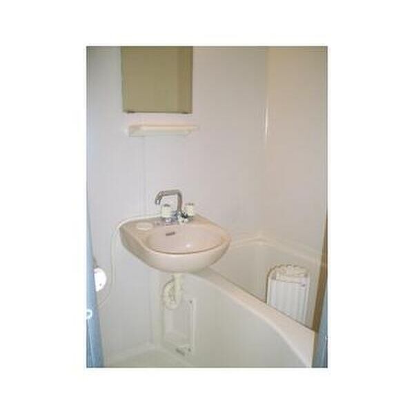 ファミール芝下202号室 同建物別部屋の参考画像