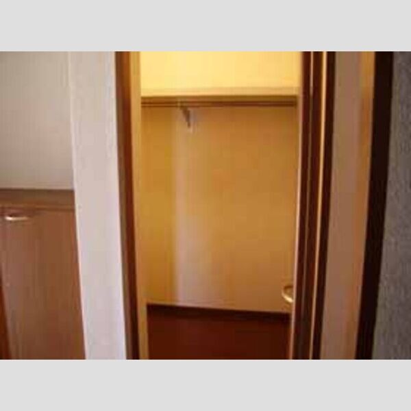 プティヴィラージュ　Ⅱ 01_ウォークインクローゼット103203