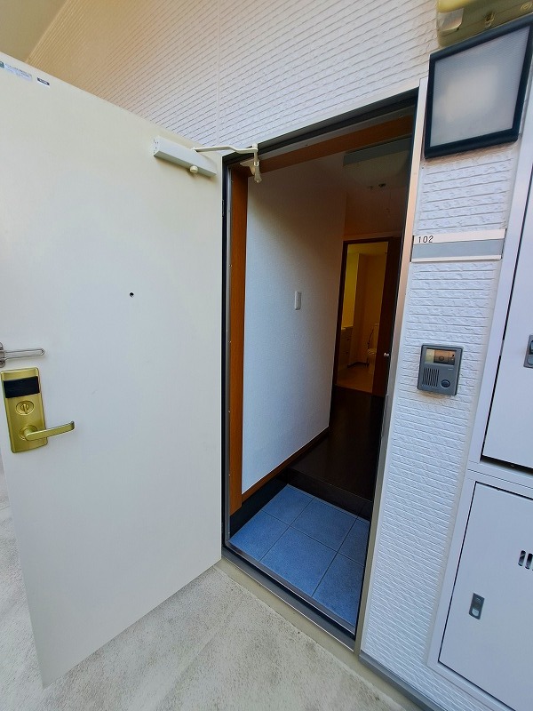 トレジャー霞ヶ関 玄関