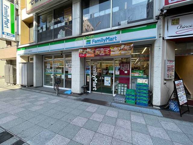 ガーラ・プライム川崎西口14階 【コンビニエンスストア】ファミリーマート川崎駅西店まで300ｍ