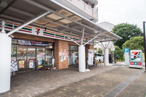 美住町戸建て 【コンビニエンスストア】セブンイレブン JS美住一番街店まで819ｍ