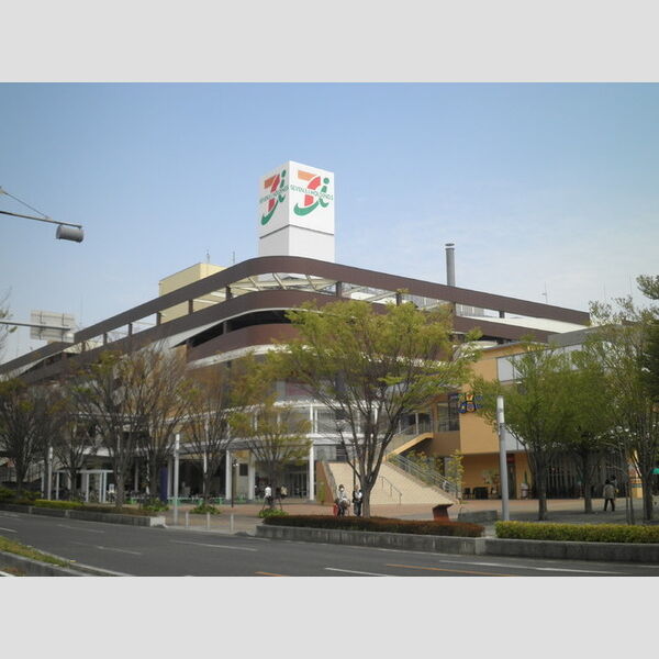 コンフォールブラン ショッピングモール