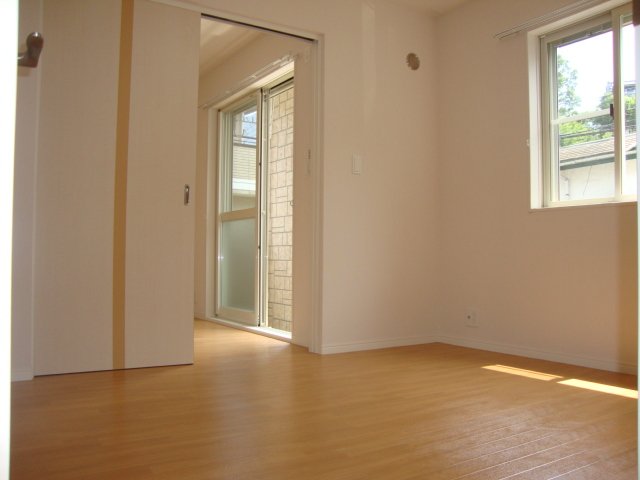 ラ・ジヴェルニー 洋室