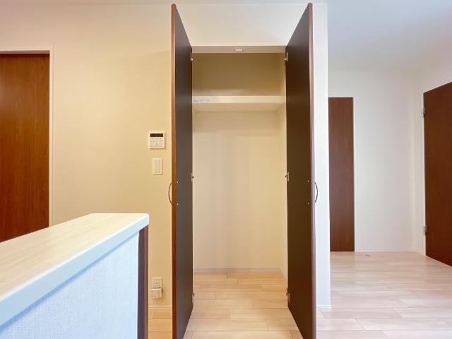 ノイエプルーシア 収納