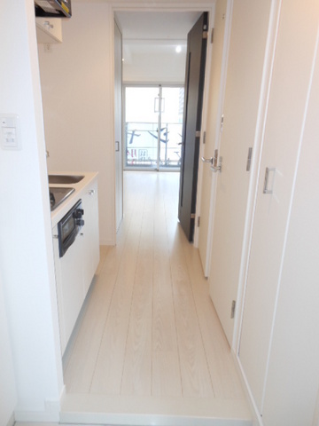 ガーラ・プレシャス渋谷6階 人感センサー付照明の廊下♪