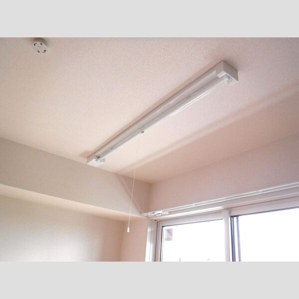 ベルカーサ302号室 室内物干し