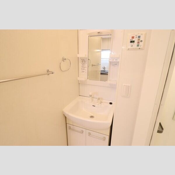 ラルゴ107号室 洗髪洗面化粧台