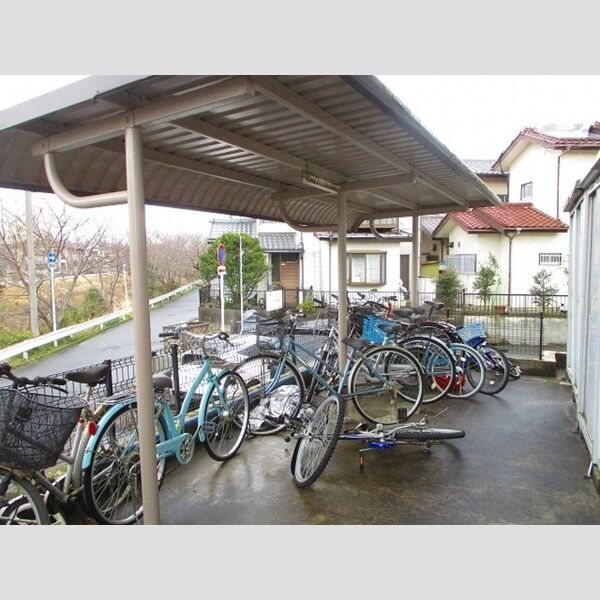 リヴェール木更津 駐輪場