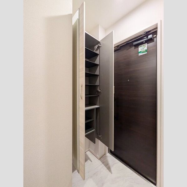 グラナーデ扇Ⅰ　A302号室 玄関