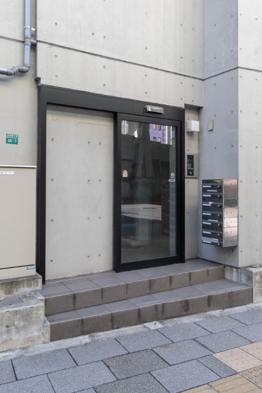 GLANZ2階 エントランス