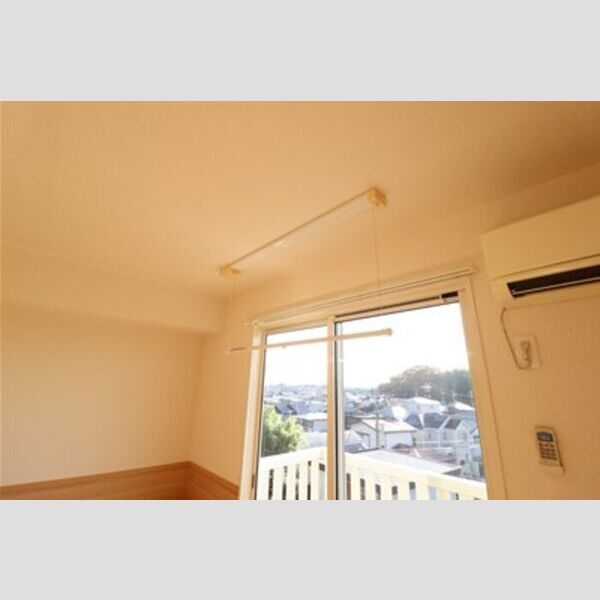 ウィルビュー　C203号室 室内物干し