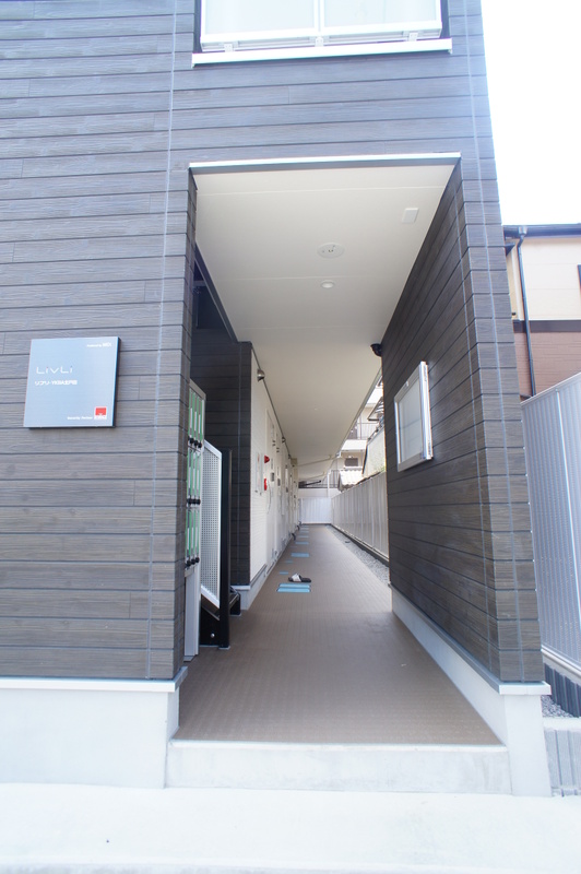 リブリ・YKBA北戸田1階 廊下