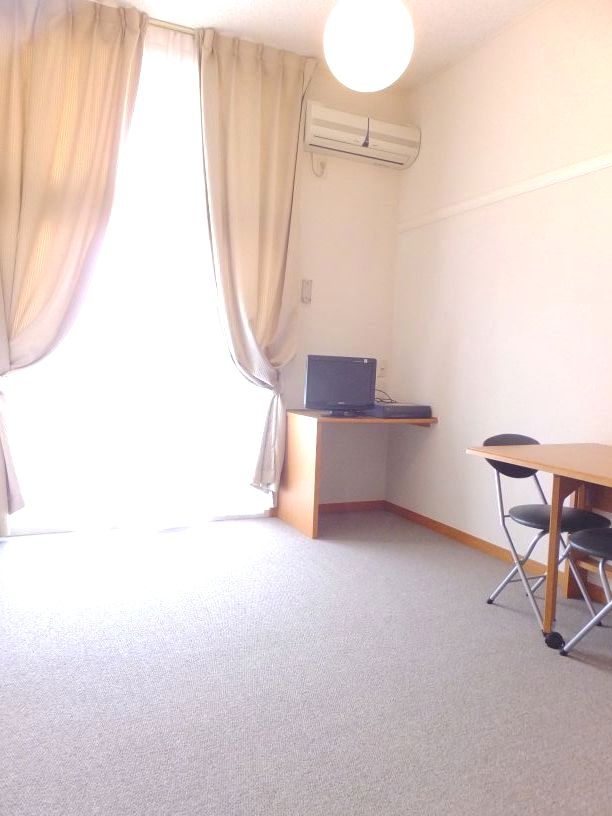 レオパレスＬａ　Ｖｉｔａ　Ｋ４ リビング