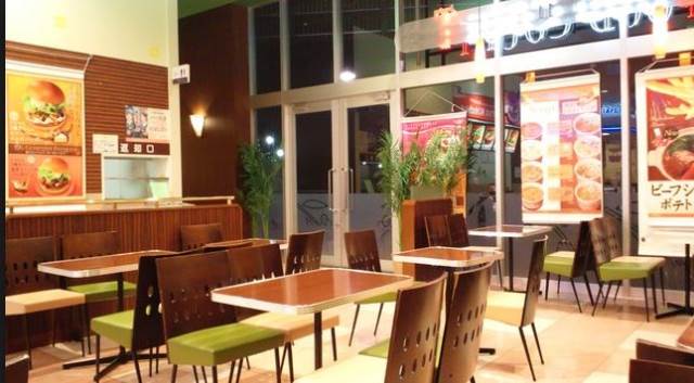 リバーハウス2階 ファーストキッチン 稲城アメリアショツピングセンター店