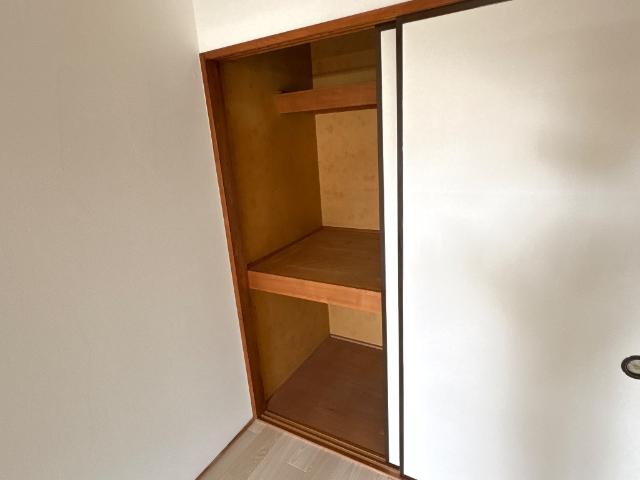 ロイヤルメゾン高森103号室 収納