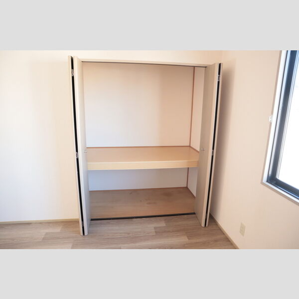 パークレジデンス201号室 洋室収納