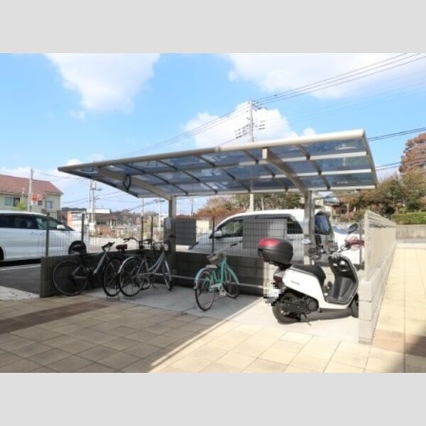 ホワイト・サラ 駐輪場