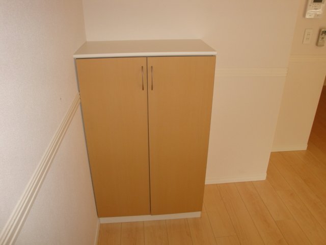 ボンヌール102号室 下足箱