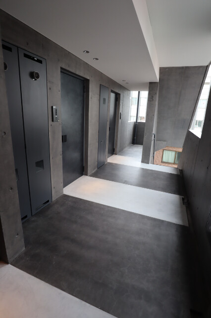 ドムス・スタイル押上3階 共用廊下