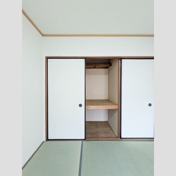 スカイシティー101号室 収納