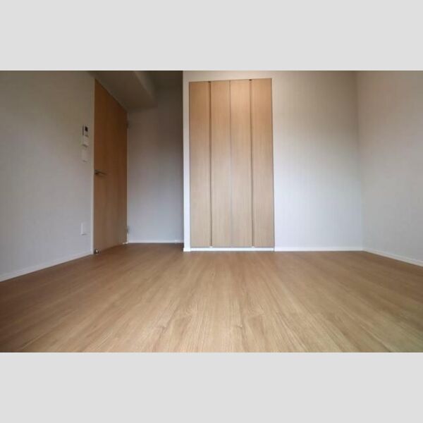 サンジョイアゼロ201号室 洋室5、1帖