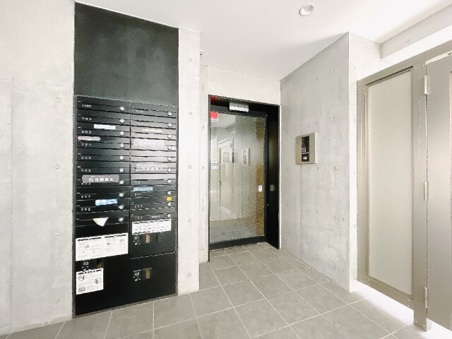 レジディア横濱大通り公園2階 メール・宅配ボックス