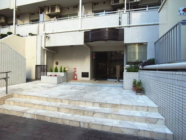 グローリア初穂横浜 エントランス