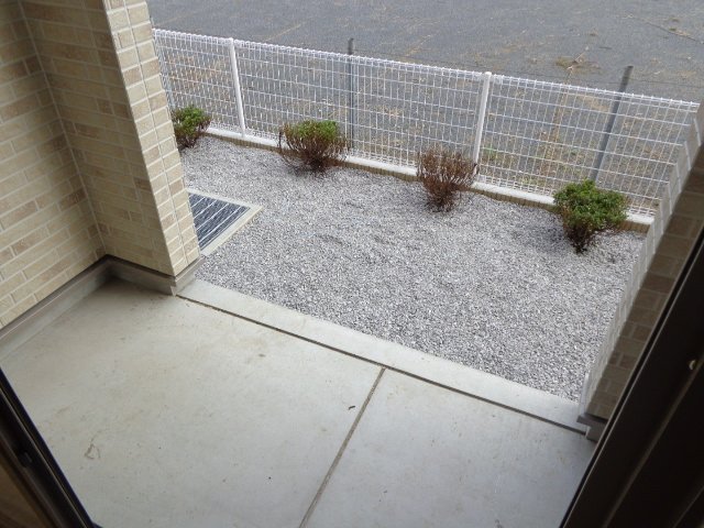 ハーモニーヒルズ103号室 専用庭