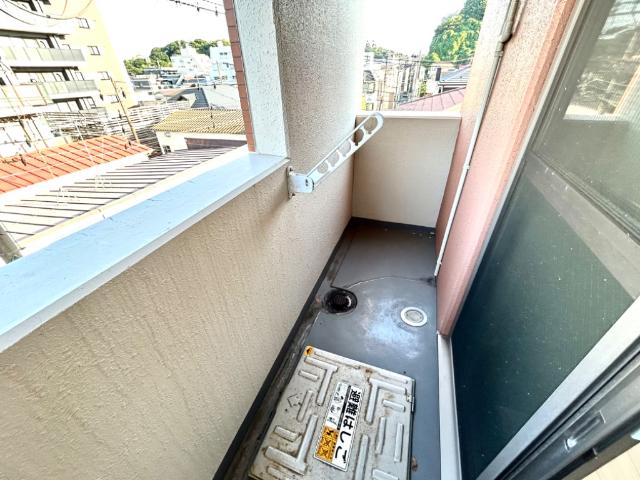 コンフォート本牧402号室 ベランダ