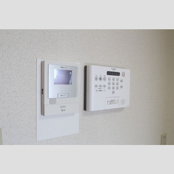 スタークレスト0705号室 カラーTVモニターインターホンで来客チェック!ALSOKセキュリティも付いています。