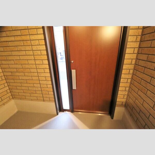 クレール藤沢Ⅲ105号室 エントランス内側