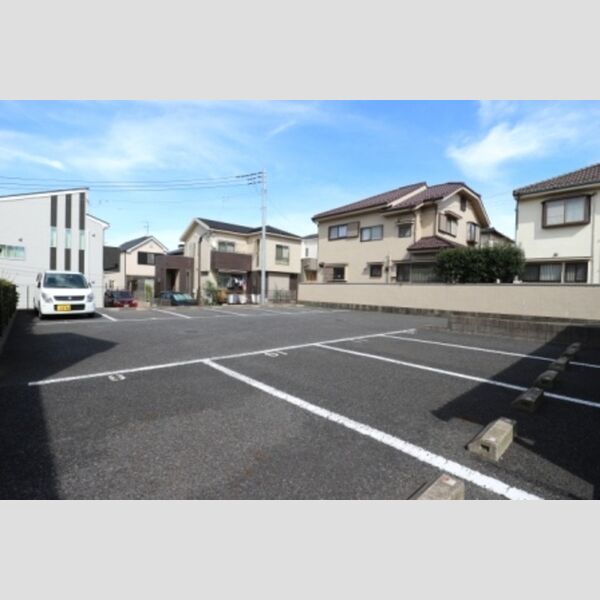 ウィルメゾン 駐車場