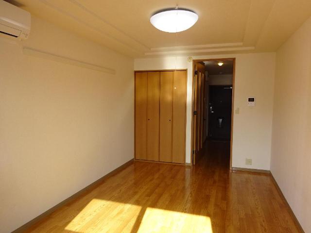 ドリーム７８ 室内