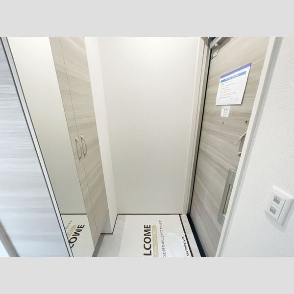 D-ROOM八幡町301号室 玄関