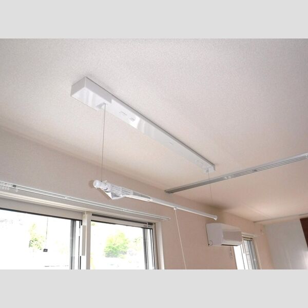 ヴェルドミールⅤ102号室 室内物干し